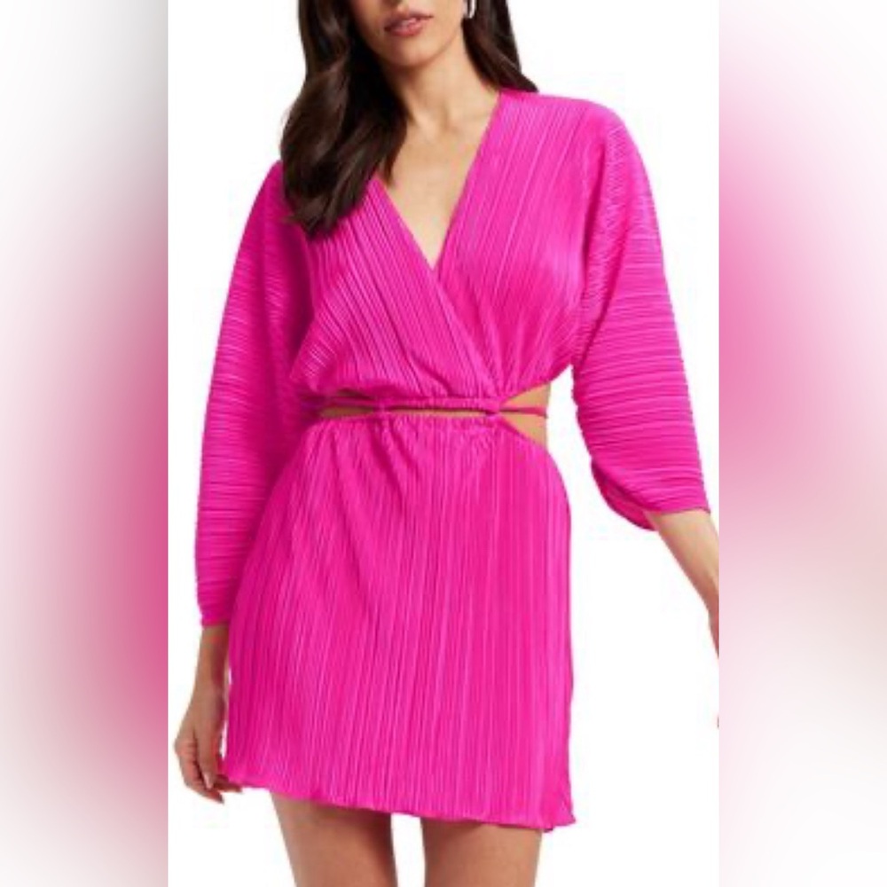 Good American Long Sleeve Cutout Plisse Dress. Small/Medium. Size 1/2